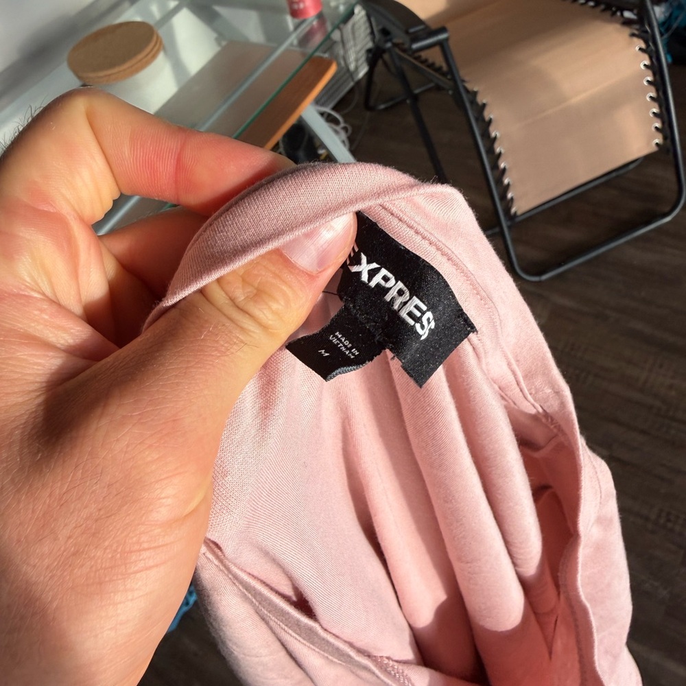 Express Pink Tee Medium